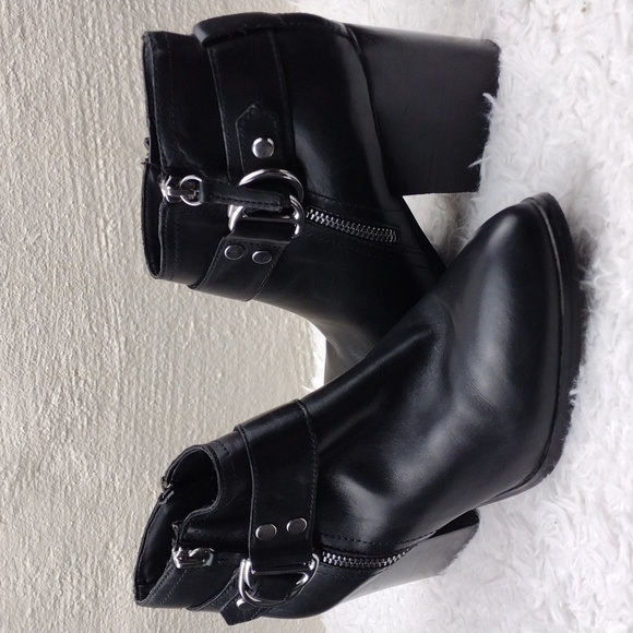 Marc Fisher Vanqar Black Leather Upper Pointed Toe Blocked Heel Moto Ankle Boot - Picture 16 of 16